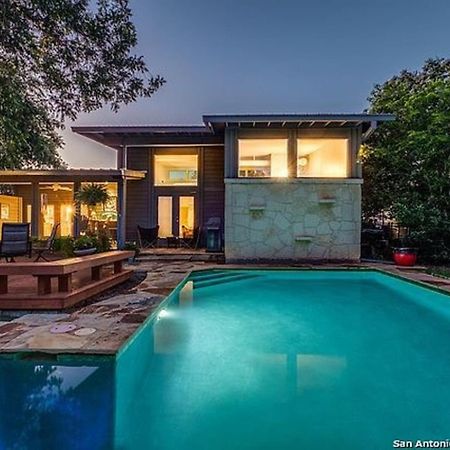 Serene Pool & Firepit In Stunning Home By Airport San Antonio Kültér fotó
