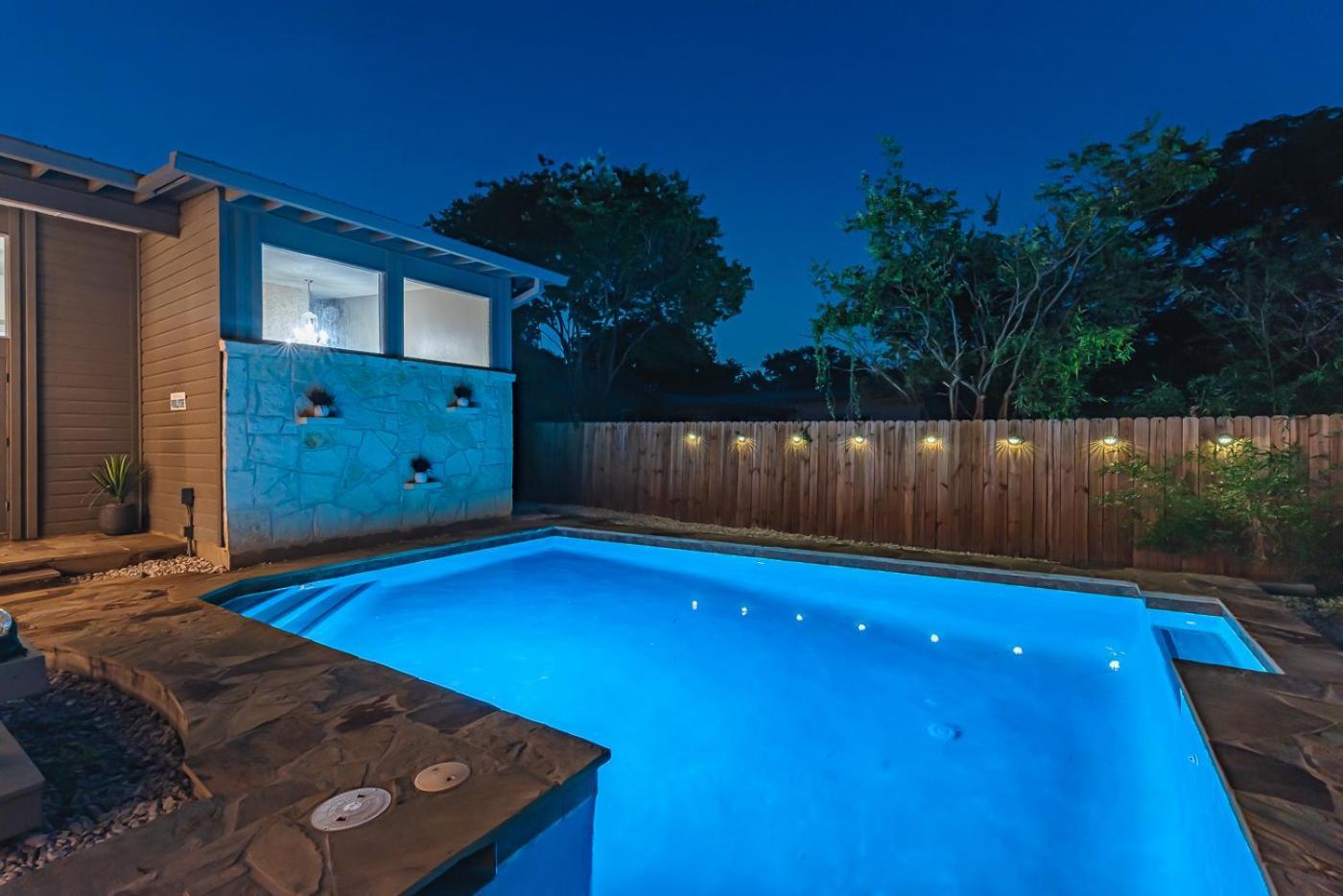 Serene Pool & Firepit In Stunning Home By Airport San Antonio Kültér fotó