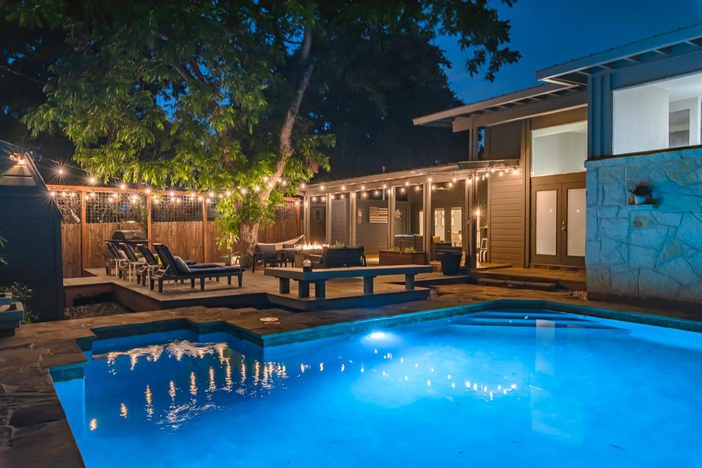 Serene Pool & Firepit In Stunning Home By Airport San Antonio Kültér fotó