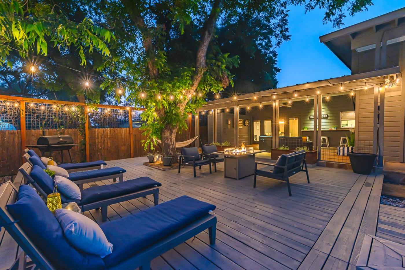 Serene Pool & Firepit In Stunning Home By Airport San Antonio Kültér fotó